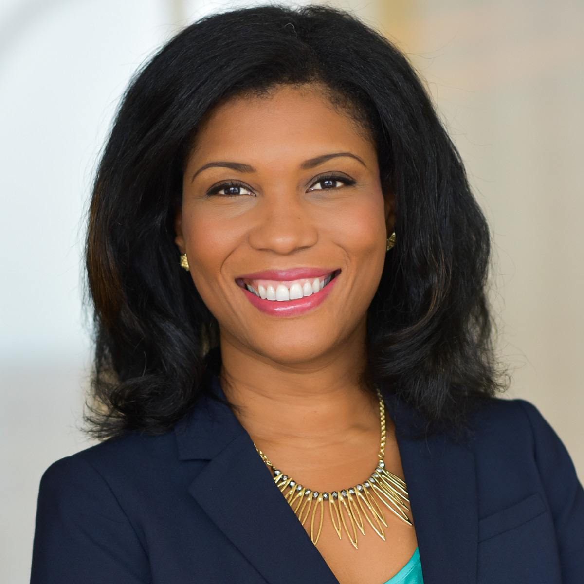 Sasha Angus headshot